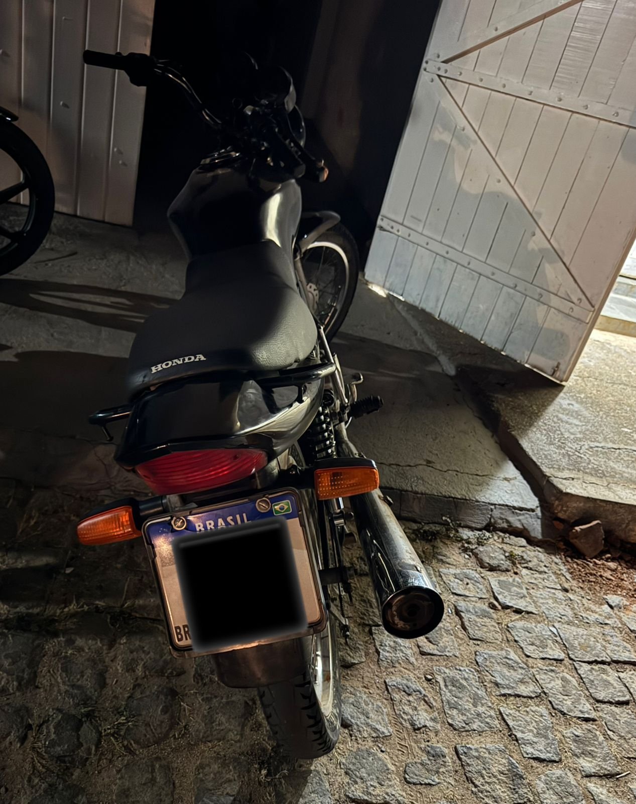 Motocicleta com restrição de furto é recuperada pela PM em Paramirim