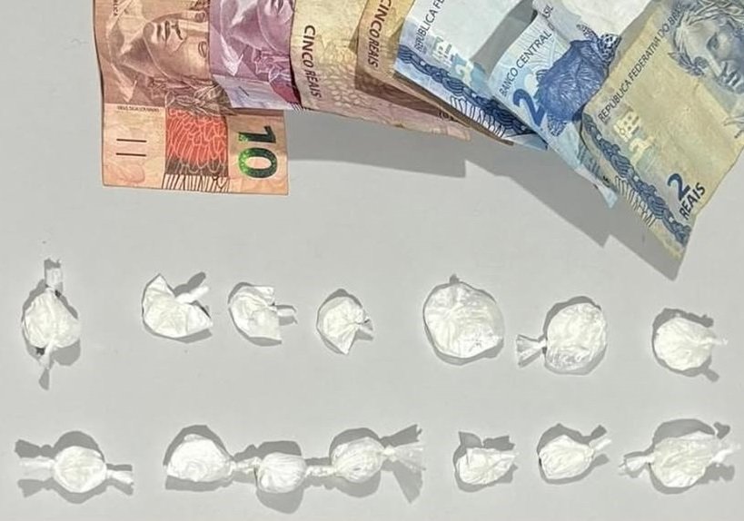 Mototaxista é preso por tráfico de drogas e resistência em Livramento de Nossa Senhora